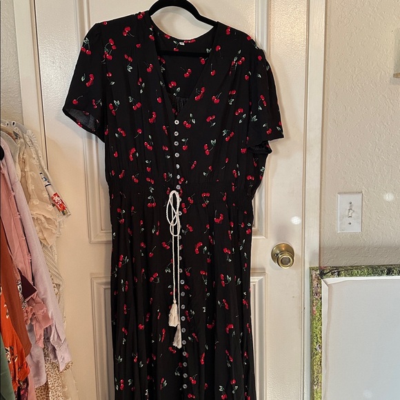 Black Cherry Print Maxi Dress - Picture 2 of 6